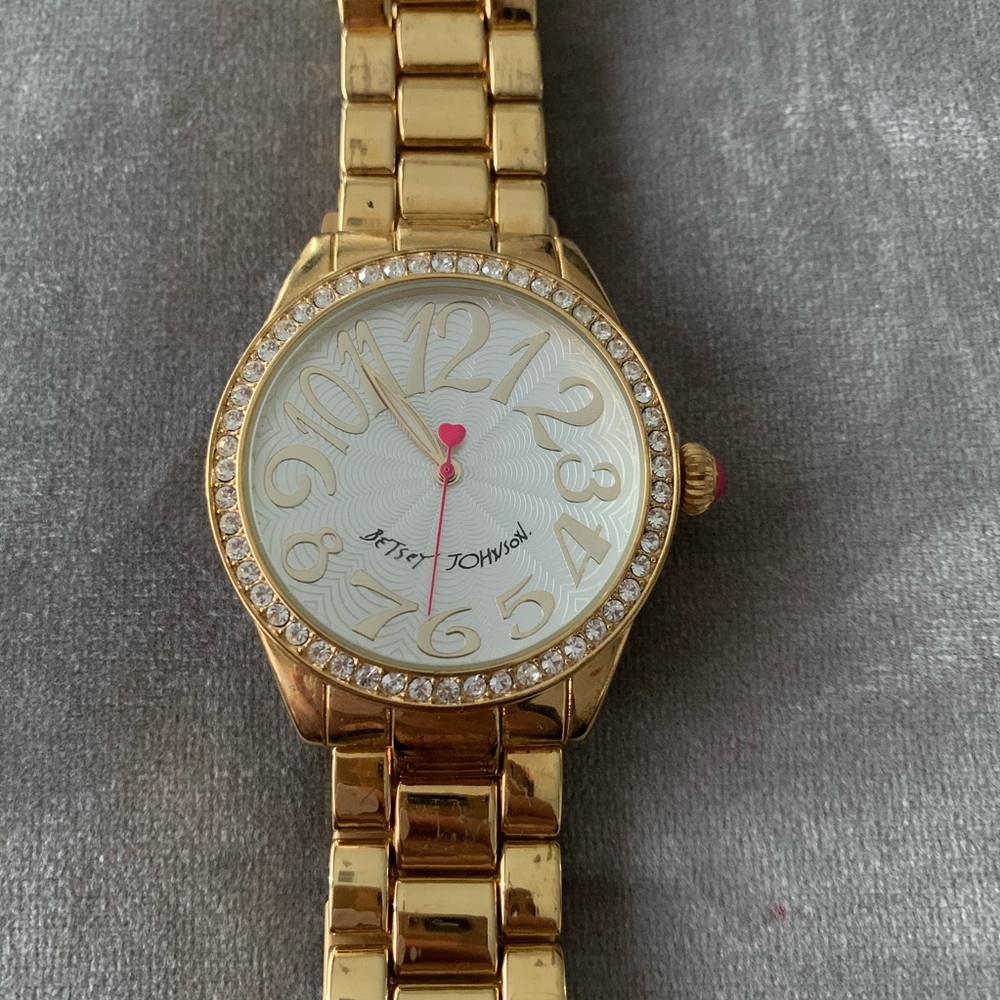 ✨NEVER USED Gold Betsey Johnson Watch✨ - Picture 2 of 7